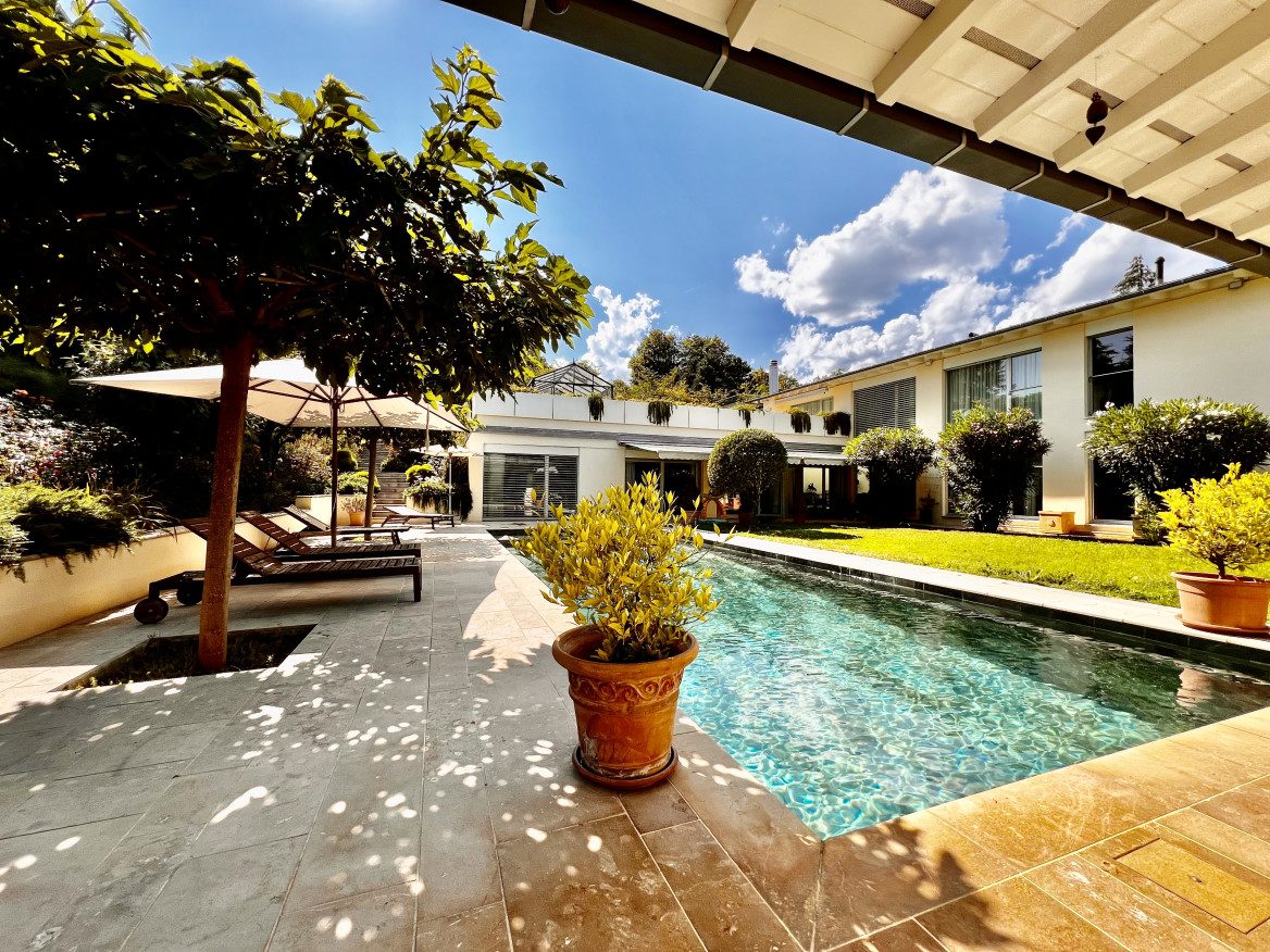 RIVE DROITE - CHAMBESY - PROCHE DES NATIONS UNIES ET DU LAC - AU CALME !